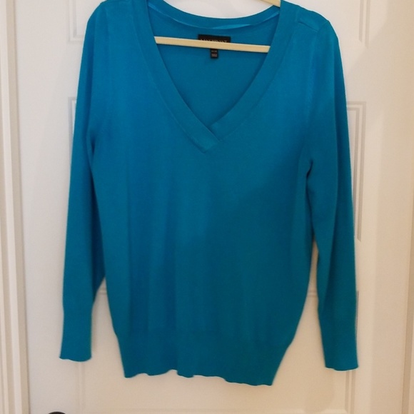 Sweatshirt - Picture 5 of 5